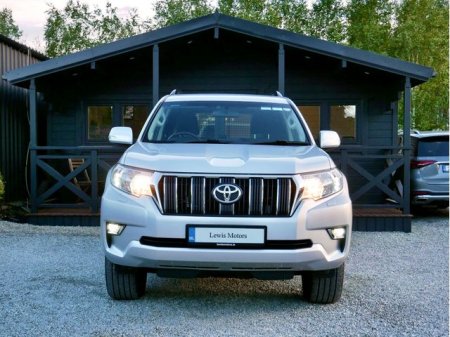 2023 Toyota Land Cruiser - photo 2
