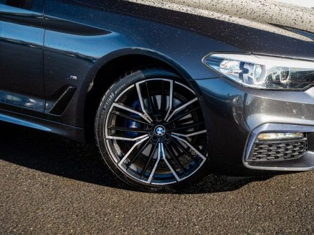 2018 BMW 5-Series - photo 2