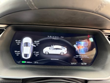 2015 Tesla Model S - photo 19