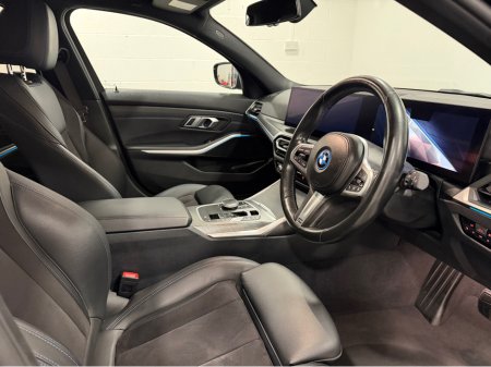 2022 BMW 3-Series - photo 27