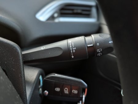 2014 Peugeot 208 - photo 13