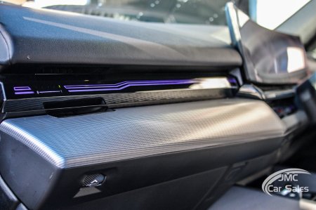 2025 BMW 5-Series - photo 37