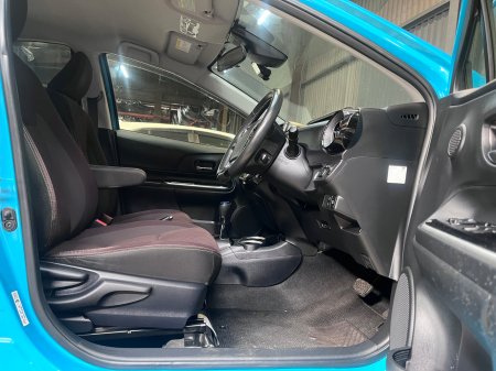 2017 Toyota Aqua - photo 11
