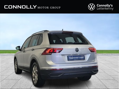 2023 Volkswagen Tiguan - photo 2
