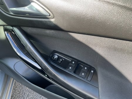 2017 Vauxhall Astra - photo 18
