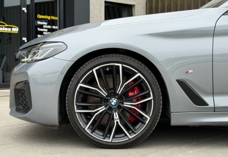 2023 BMW 5-Series - photo 7