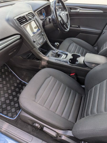 2020 Ford Mondeo - photo 14