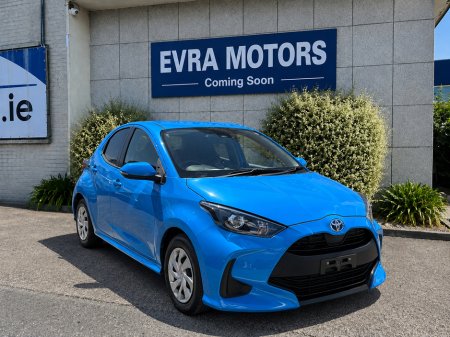 2023 Toyota Yaris X HYBRID AUTOMATIC 1.5 PETROL //LOW MILES//REVERSE CAMERA//ADAPTIVE CRUISE CONTROL//KEYLESS ENTRY//