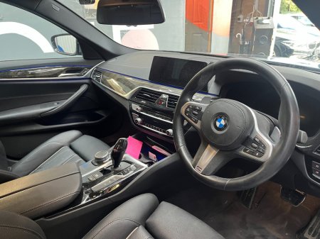 2021 BMW 5-Series - photo 12