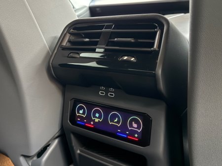 2025 BMW 5-Series - photo 16