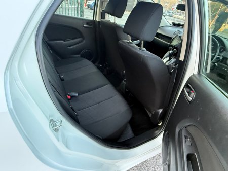 2015 Mazda Demio - photo 12