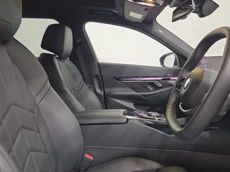 2025 BMW i5 - photo 12