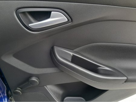 2017 Ford Focus - photo 22