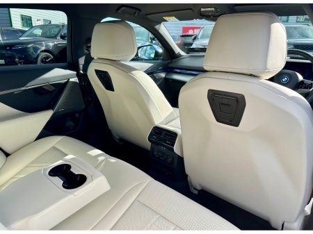 2025 BMW i5 - photo 24