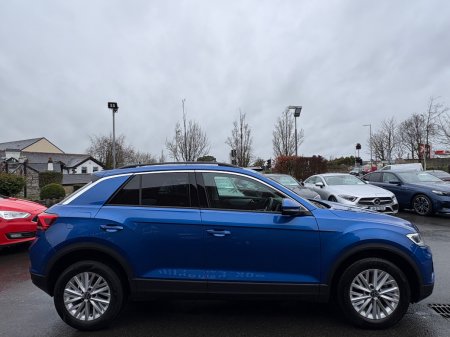 2023 Volkswagen T-Roc - photo 5