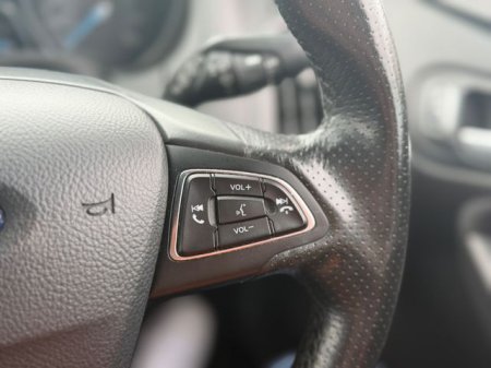2017 Ford Focus - photo 14