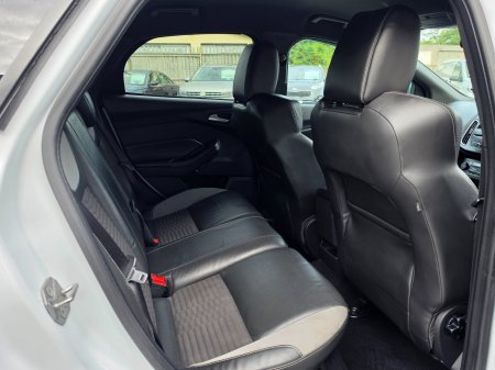 2016 Ford Focus - photo 13