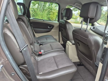 2010 Renault Scenic - photo 12