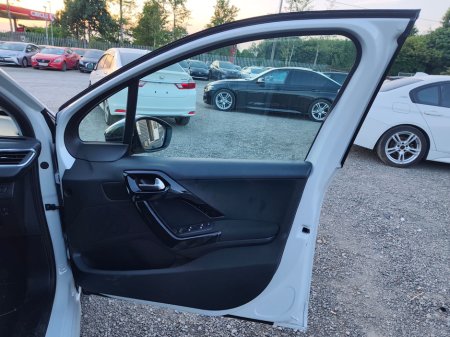 2017 Peugeot 208 - photo 11