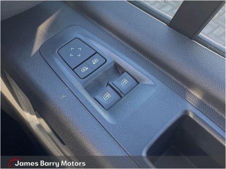 2026 Nissan Interstar - photo 18