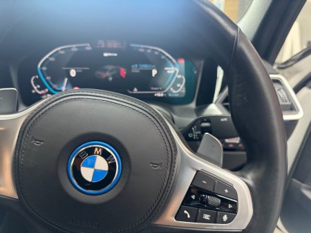 2022 BMW 3-Series - photo 13