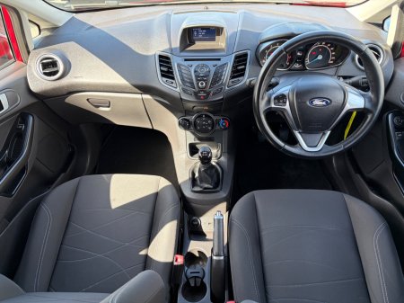 2017 Ford Fiesta - photo 2