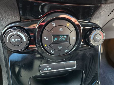 2015 Ford Fiesta - photo 15