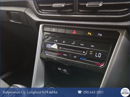 2024 Volkswagen T-Roc - photo 18