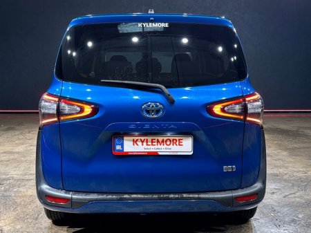 2017 Toyota Sienta - photo 4