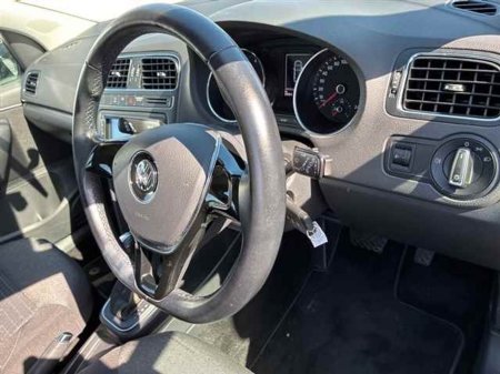 2016 Volkswagen Polo - photo 5