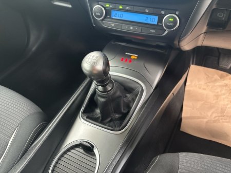 2016 Toyota Avensis - photo 14