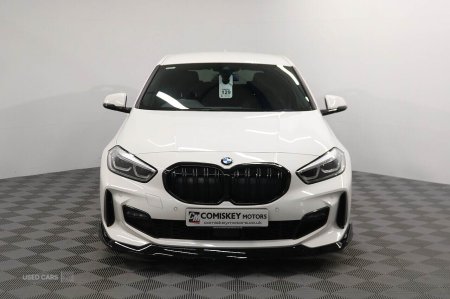 2023 BMW 1-Series - photo 2