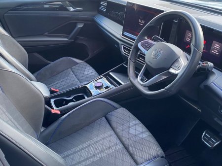 2025 Volkswagen Tiguan - photo 9