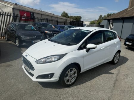 2017 Ford Fiesta - photo 4