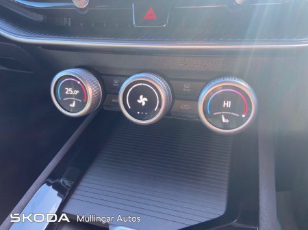 2025 Skoda Superb - photo 16