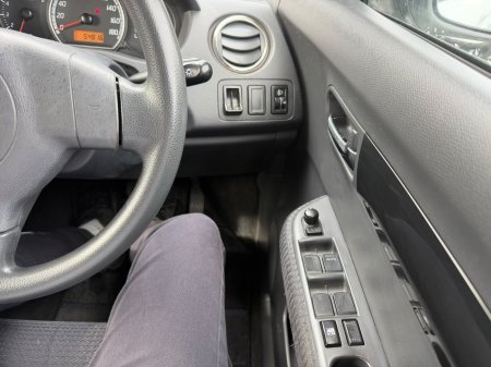 2010 Suzuki Swift - photo 12