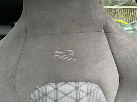 2025 Volkswagen Golf - photo 24