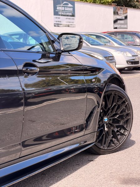 2020 BMW 5-Series - photo 7