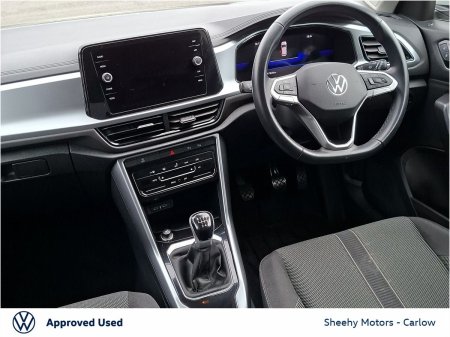 2023 Volkswagen T-Roc - photo 2