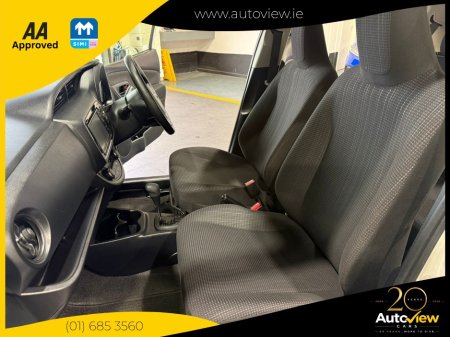 2019 Toyota Vitz - photo 16