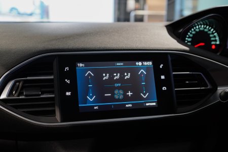 2020 Peugeot 308 - photo 11