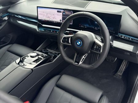 2026 BMW 5-Series - photo 6