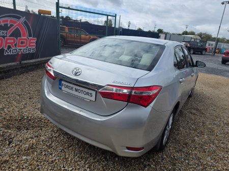 2014 Toyota Corolla - photo 4