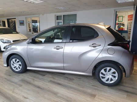 2022 Toyota Yaris - photo 8