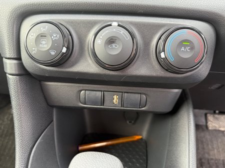 2020 Toyota Yaris - photo 12