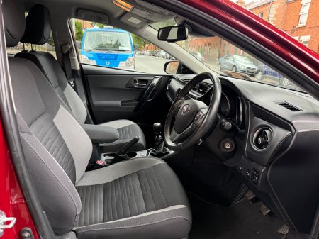 2017 Toyota Auris - photo 13