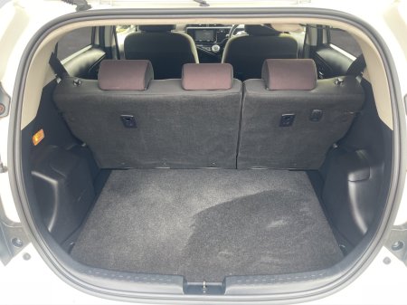 2015 Toyota Aqua - photo 21