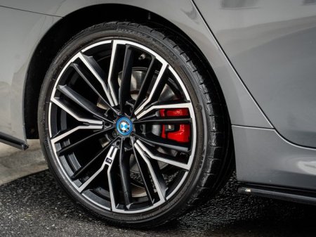2022 BMW 5-Series - photo 5