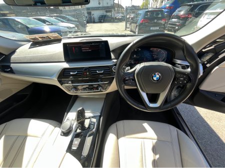 2020 BMW 5-Series - photo 16