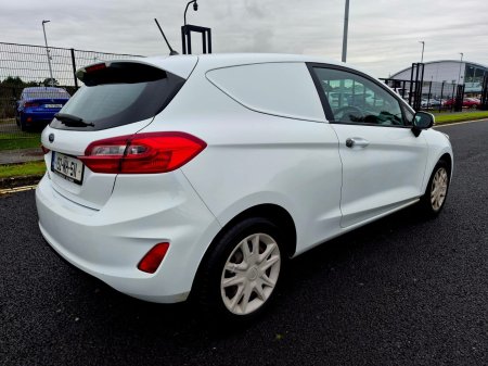 2019 Ford Fiesta - photo 2